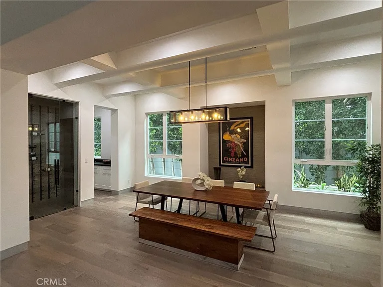 4435 Camellia — Photo 7