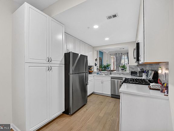 4th image of 45070 Brae Ter Unit 102