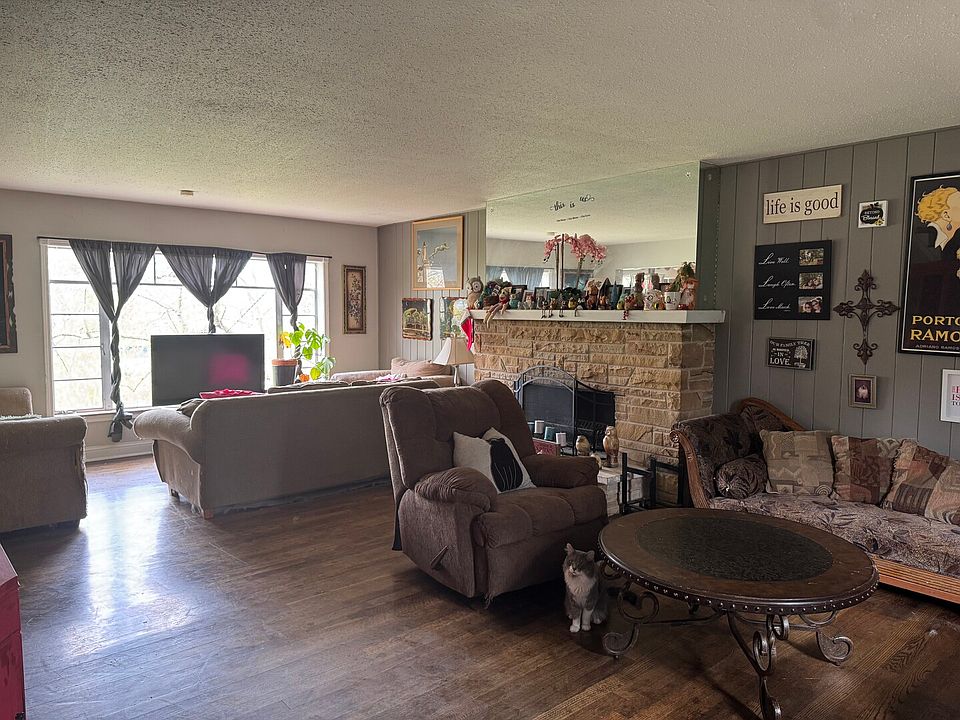 2nd image of 23380 N Summit Dr
