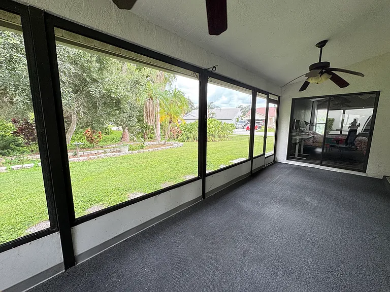 Screened-in lanai