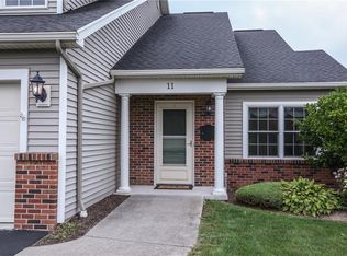 11 Cloister Ln, Webster, NY 14580