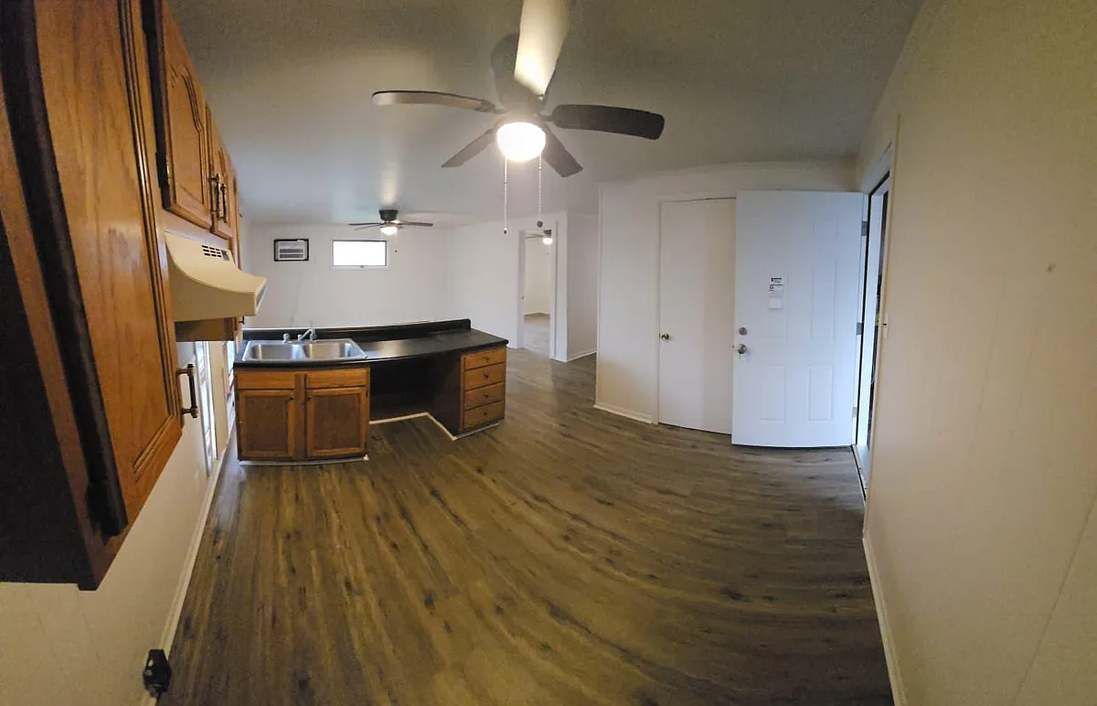 Building Photo - 519 Miami St #2
