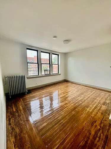 350 Bergen Ave #8 Photo 1 350 Bergen Ave #8 Photo 1