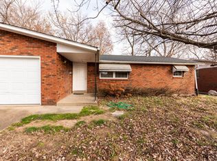 212 Anderson Ln, Belleville, IL 62221