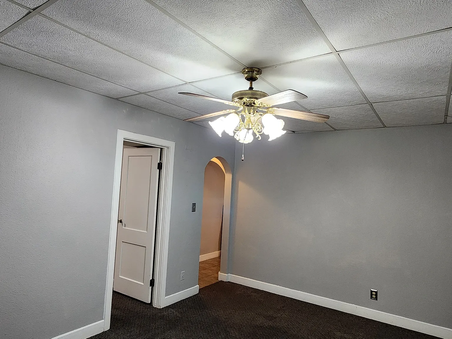 613 Avenue G - A — Photo 2