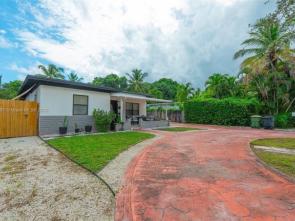 4th image of 1240 NW 124th St