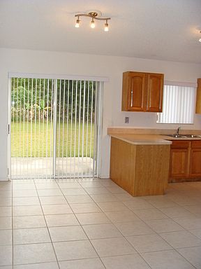 3rd image of 3150 SE East Blackwell Dr