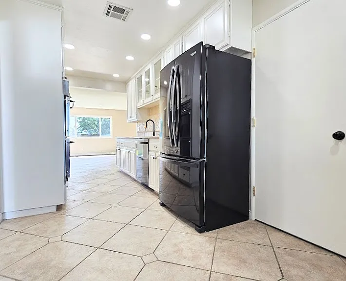5424 Lodi St — Photo 9