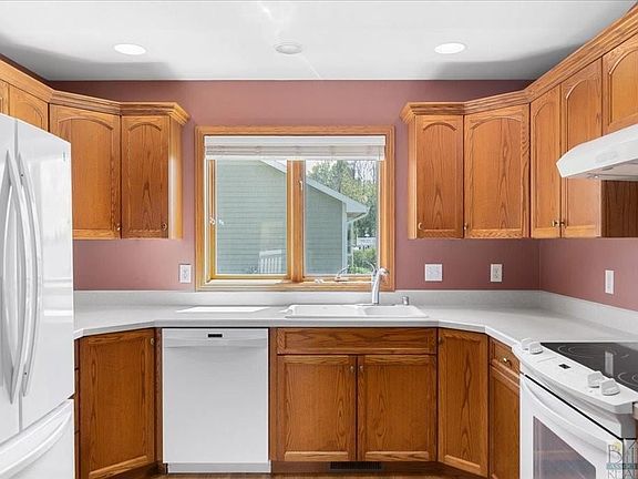 5th image of 3165 N Daffodil Dr