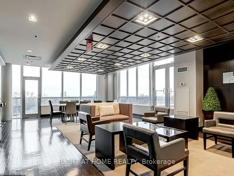 3391 Bloor St W #515 — Photo 20