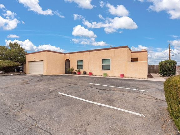 2nd image of 2925 Palo Verde Dr NE