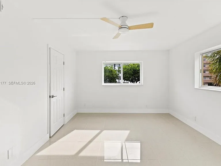 319 NE 14th Ave #201 — Photo 11