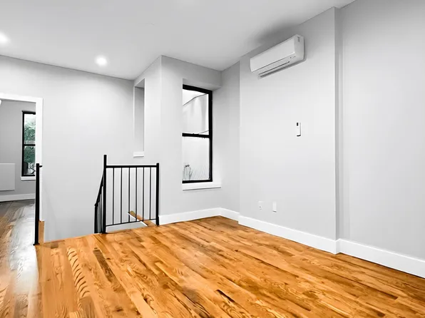 325 Putnam Avenue image 3 of 15