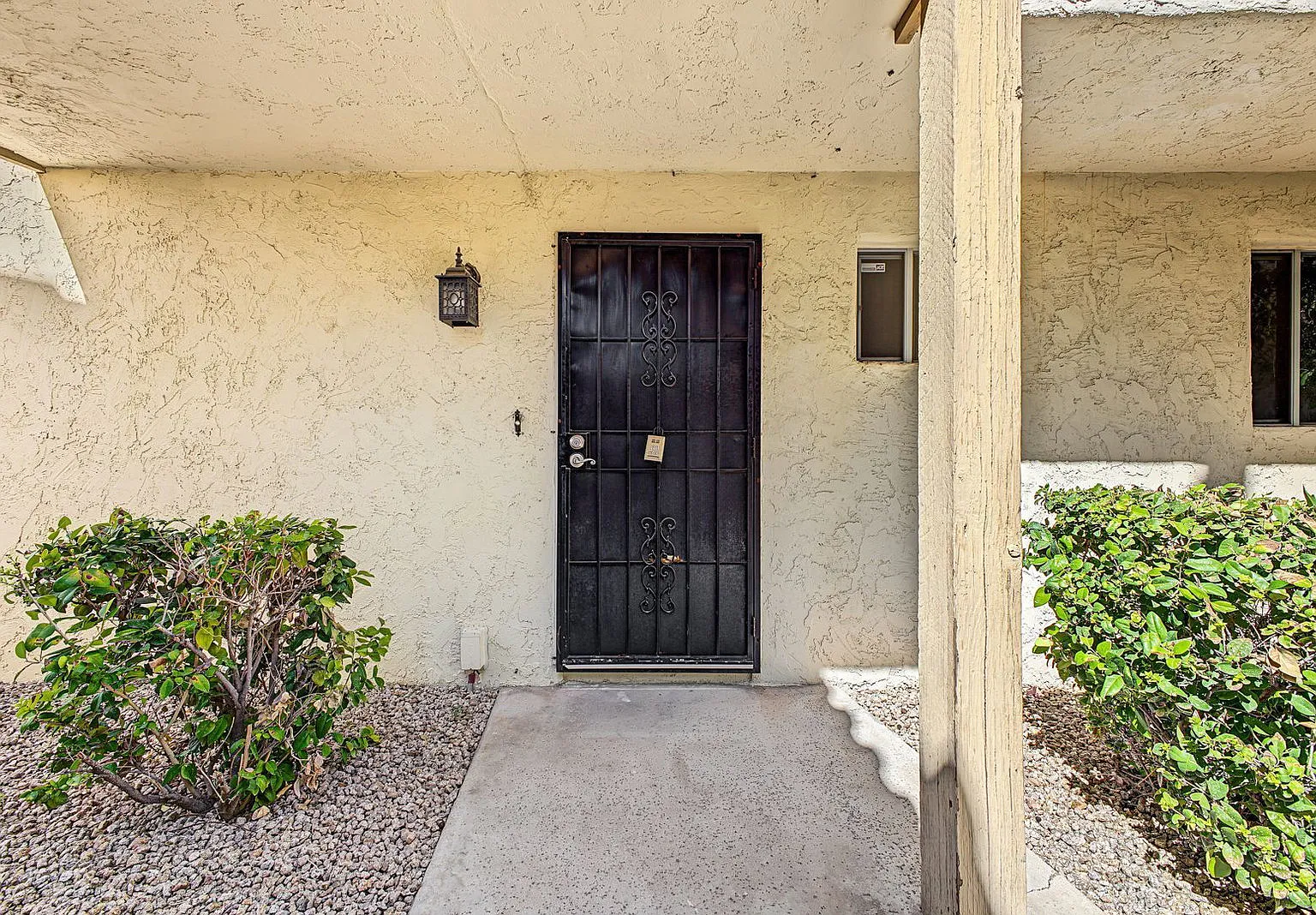2 bed, 1.5 bath, 1114 sqft, $2,300 — Photo 4
