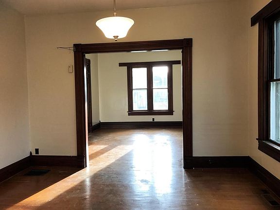 2nd image of 133 S Maple Hts