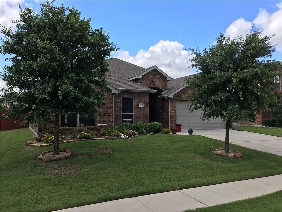 1st image of 204 Longhorn Dr