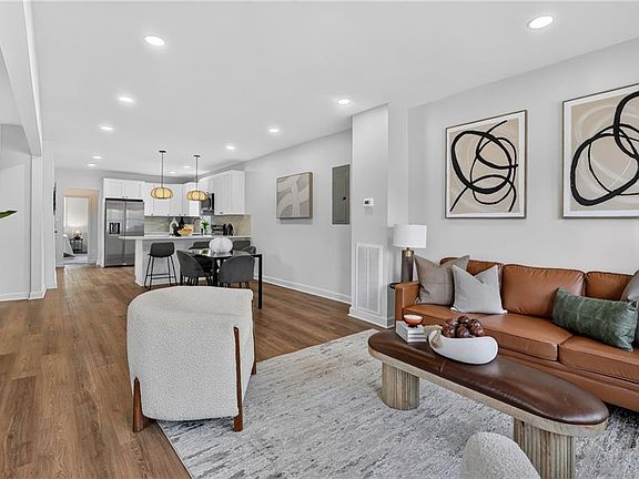 4th image of 1406 Victoria Blvd