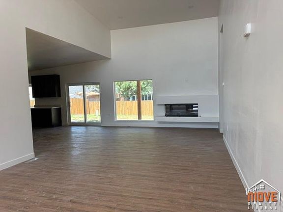 2nd image of 841 Apollo St