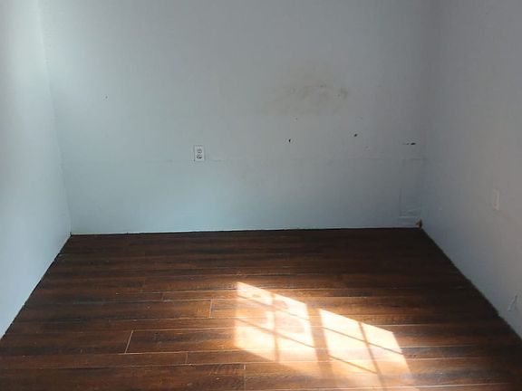 3rd image of 605 E San Jacinto Ave