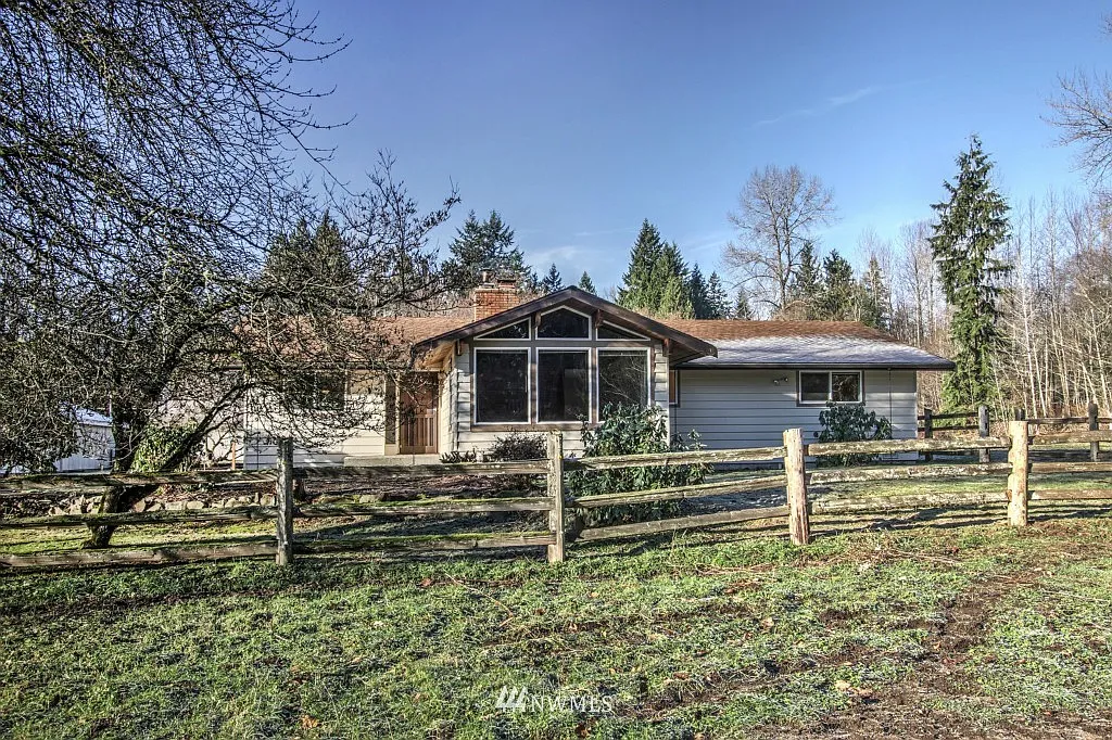 28502 15th Avenue NE photo 1
