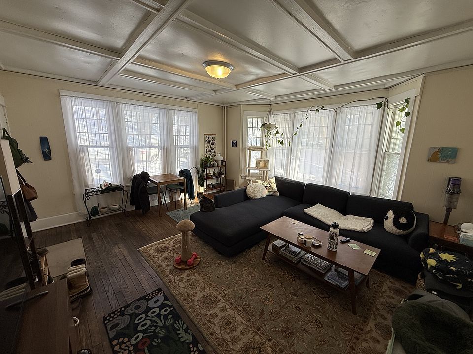 2nd image of 114 Overlook Rd #1L
