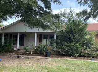 729 Goza Rd, Fayetteville, GA 30215