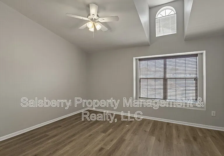 8015 Ederville Cir — Photo 17