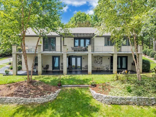 1276 Belle Isle Dr, Union Hall, VA 24176