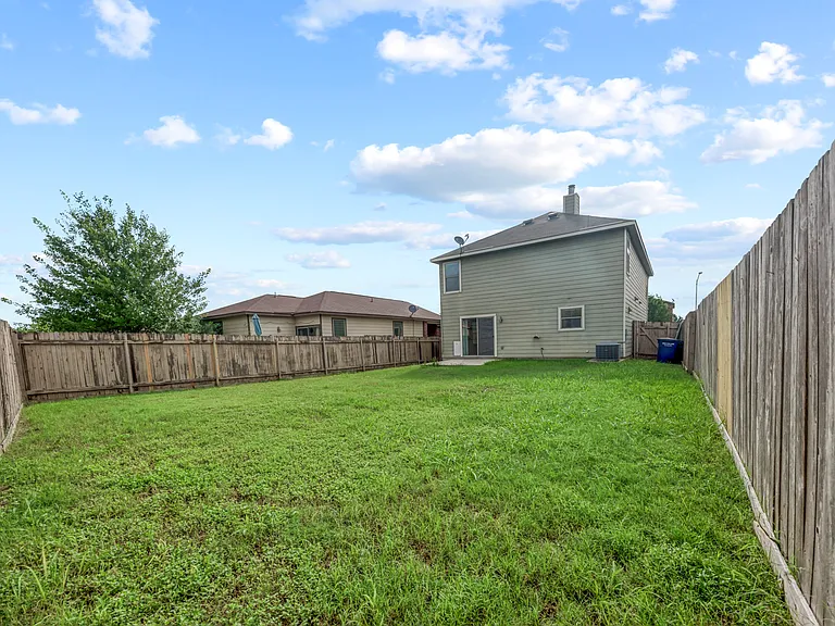 9012 Edmundsbury Dr — Photo 36