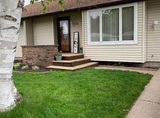 1119 Jefferies Dr, Clinton, IA 52732