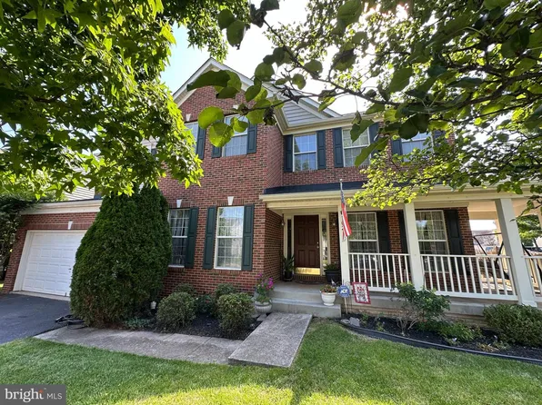 102 Roy Ct SE, Leesburg, VA 20175