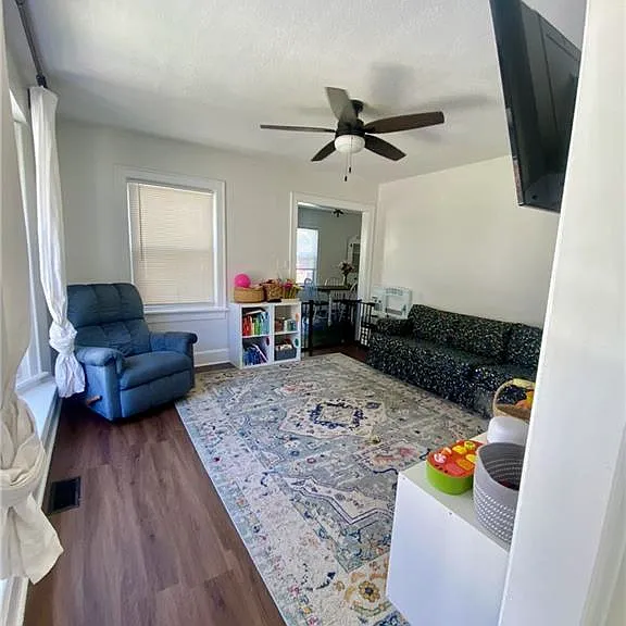 121 Winshire St — Photo 3