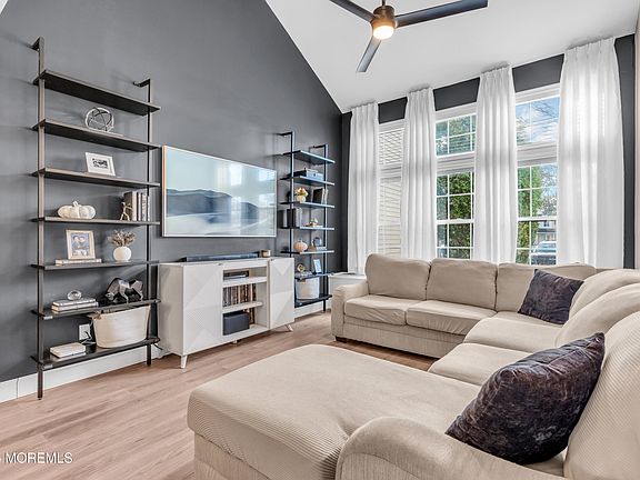 4th image of 233 Paddington Court #8-3