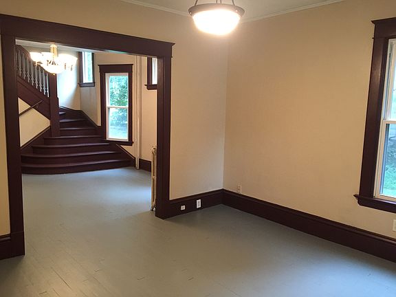 4th image of 295 Aurora Ave