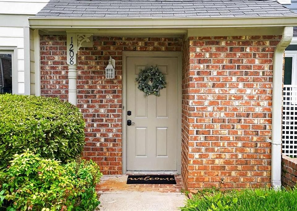 1st image of 1208 Shiloh Cir NW