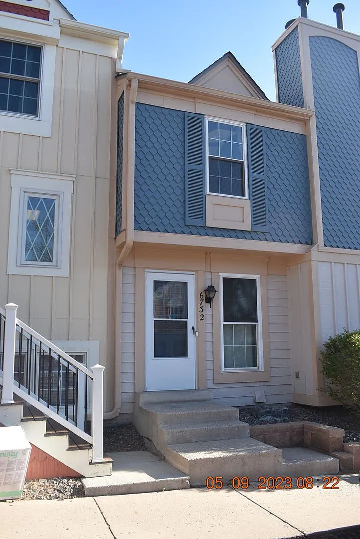 Short-Term Rental Opportunity - 6 Month Lease Available! 2-bedroom Littleton Townhome in Wonderfu... — Photo 1