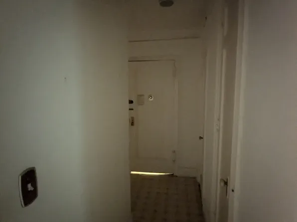 30 Ocean Parkway image 12 of 17