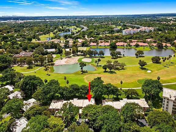 4th image of 3757 Oaks Clubhouse Drive #P-6
