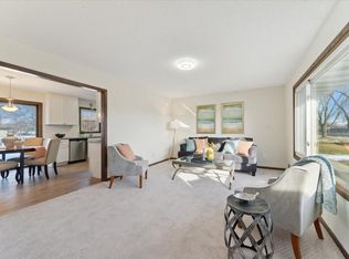 706 Adams St S, Shakopee, MN 55379