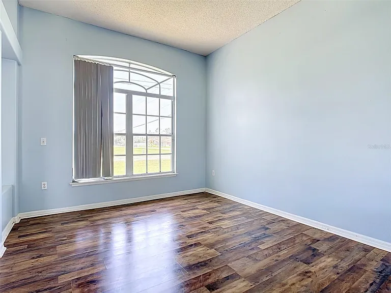 1001 Eiffel Ln — Photo 7