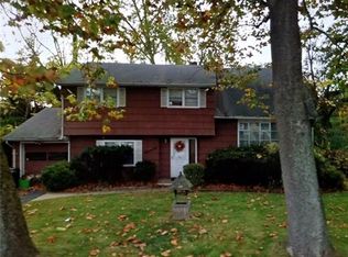 17 Greenbrook Rd, Middlesex, NJ 08846