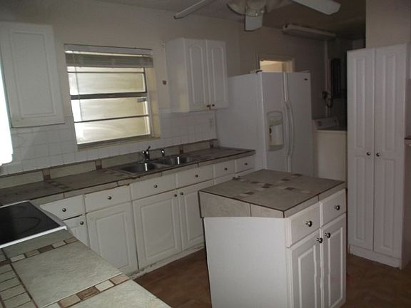 4th image of 2461 NW 208th St