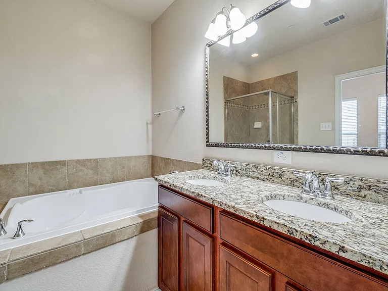 2326 Stutz Dr #103 — Photo 20