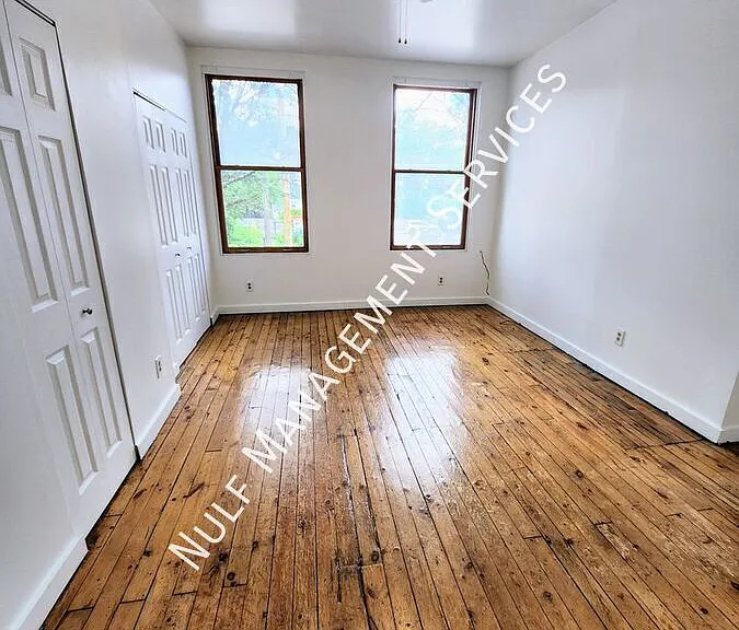 5235 Butler St #2 — Photo 4