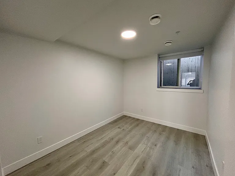 47090 Macfarlane Pl — Photo 9