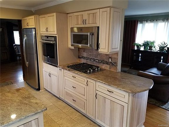 3rd image of 5332 Ponderosa Dr