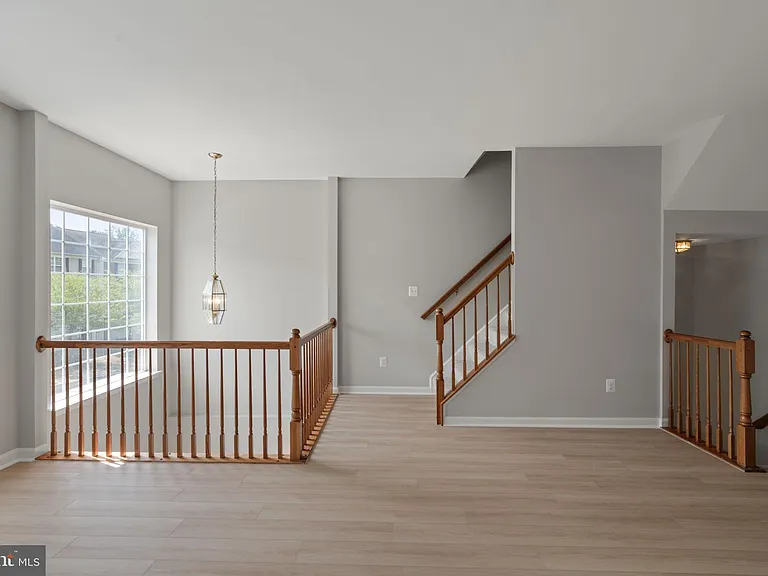 1026 Longview Ln — Photo 14