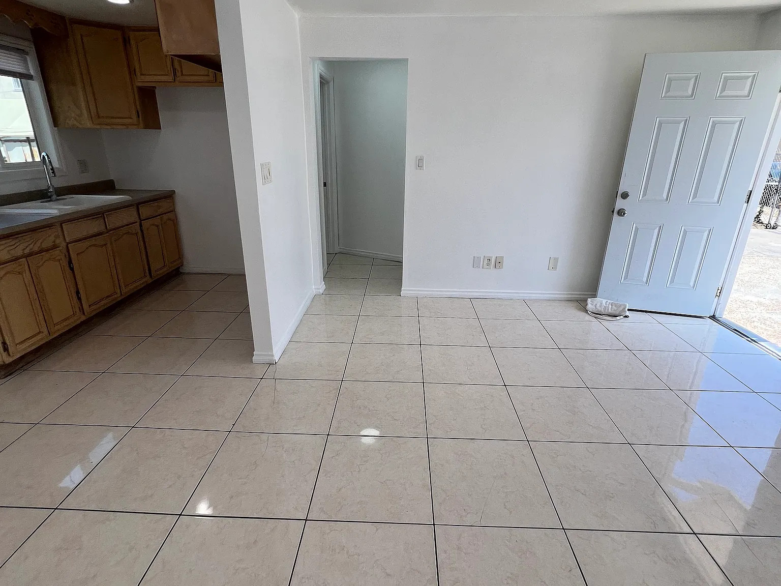 1 bed, 650 sqft, $2,000 — Photo 3