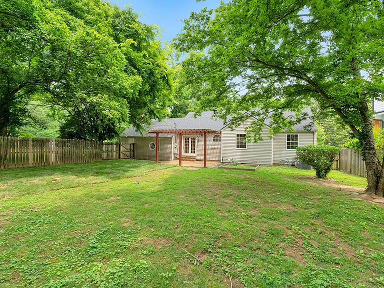 4007 Auburn Ln — Photo 32