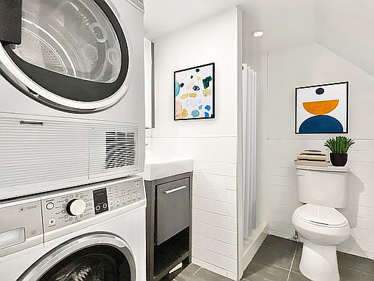 5th image of 340 W 49th St #1RE